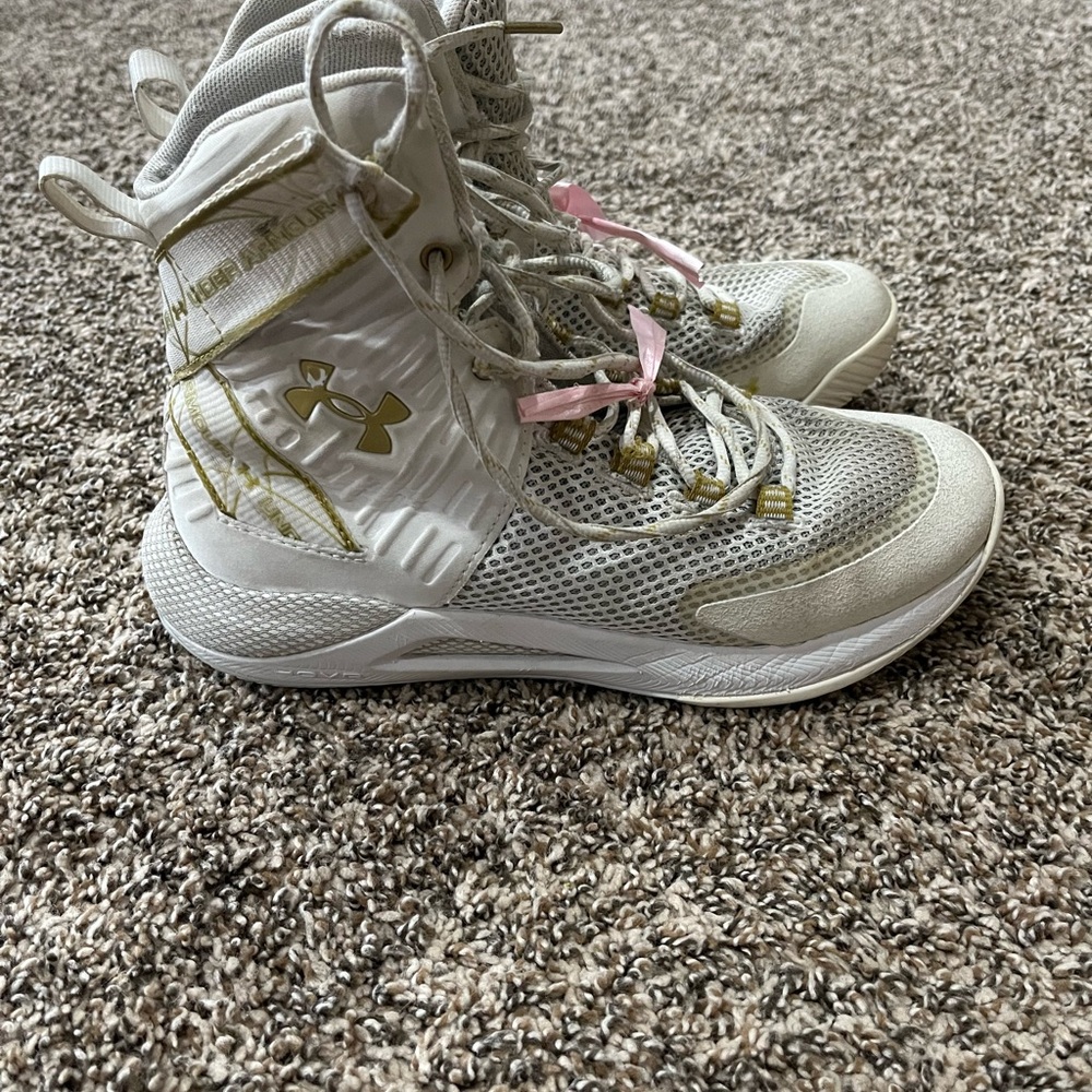 Under Armour Women's Volleyball shoe. White/gold